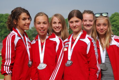 Sophia Hutzler, Daniela Gantschir, Milena Garhamer, Elisa Leitner, Magdalena Herbst und Katarina Feriancova